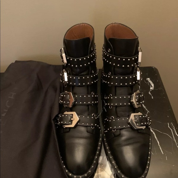 Used Givenchy ankle boots - Picture 3 of 5